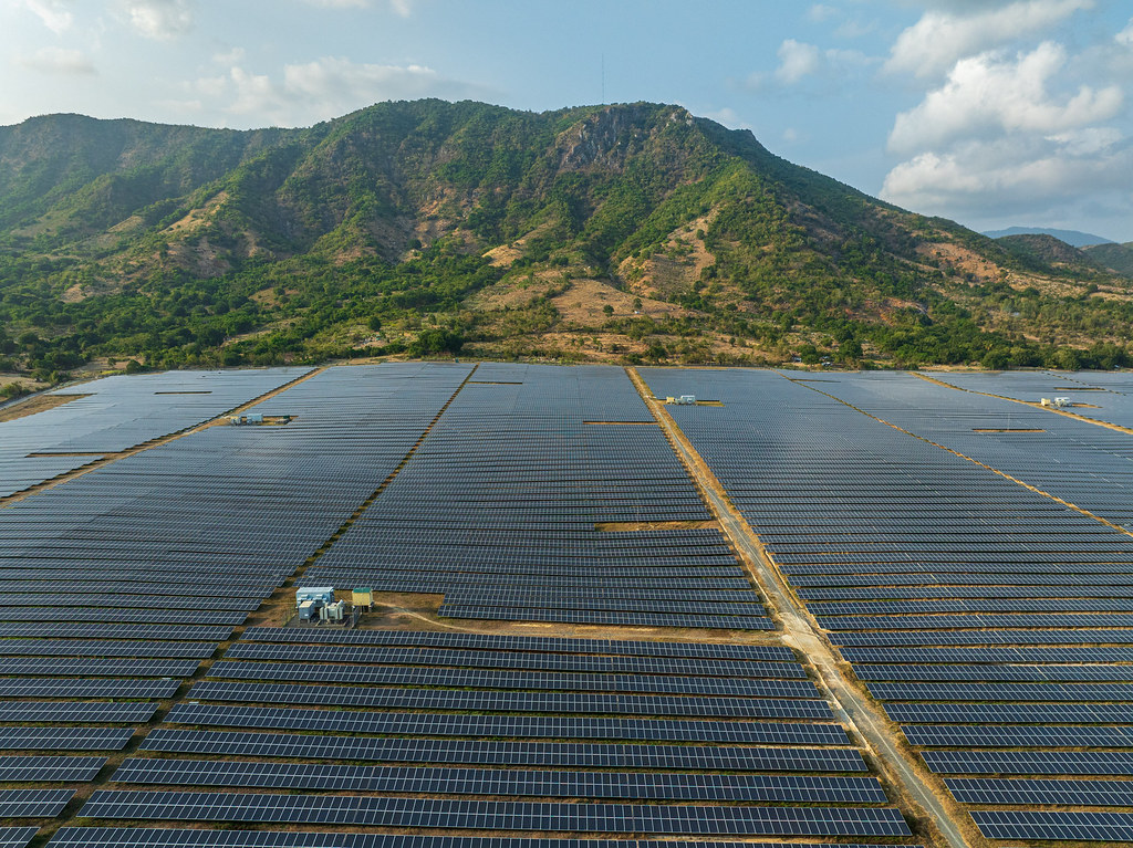  Solar power farm in Cam Ranh, Vietnam. 