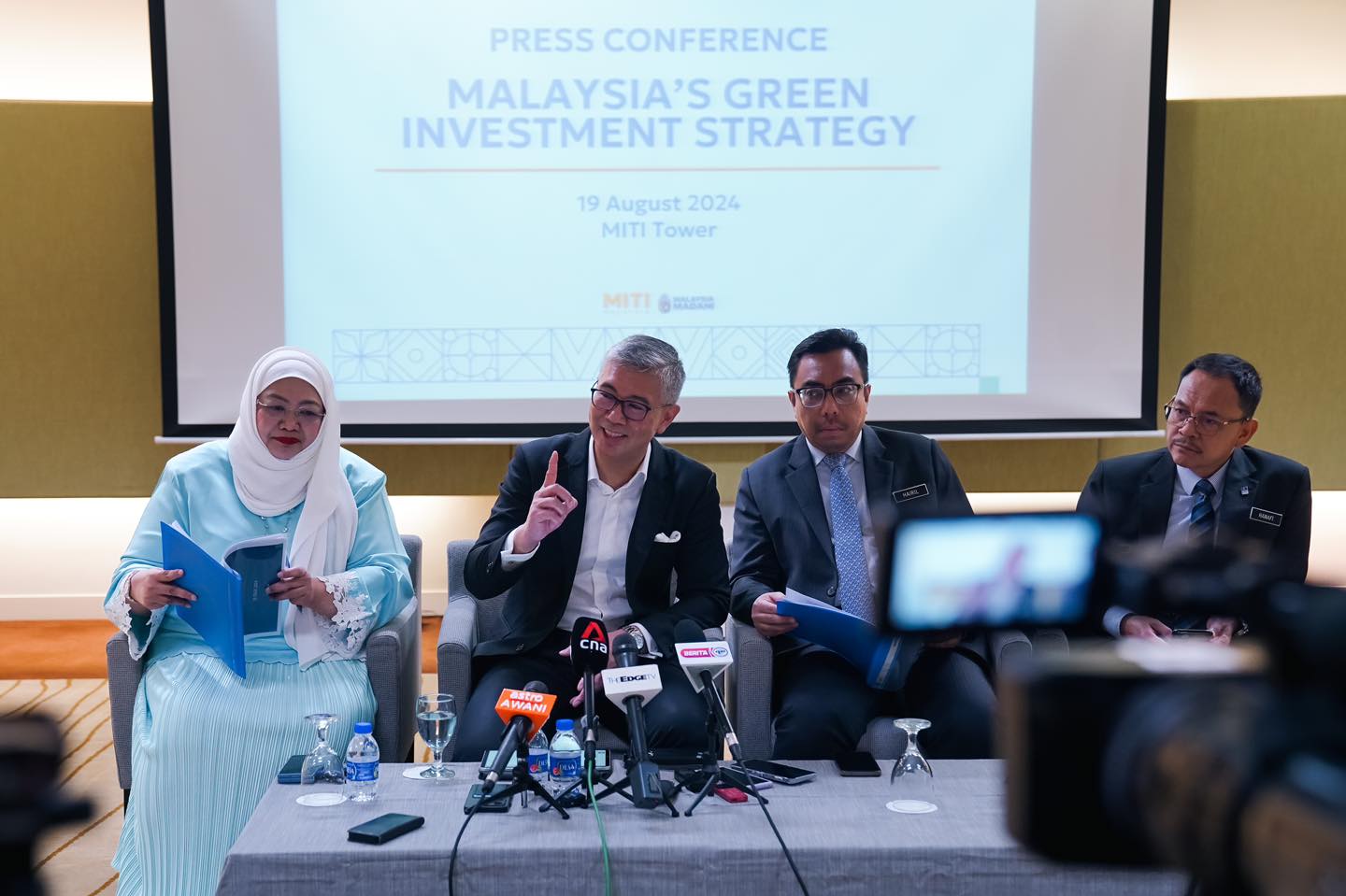 Tengku Zafrul mentioned that the 2025 budget will expand the scope of investment and financing. 