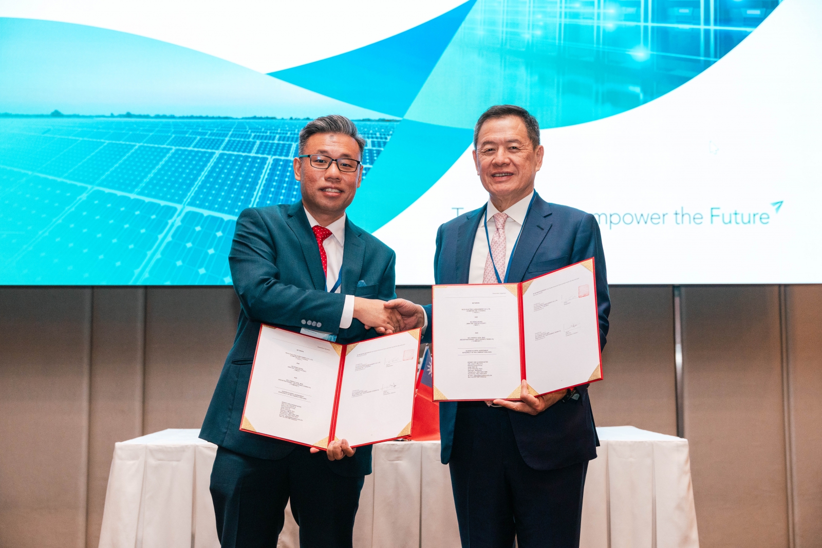 東元電機今（19）在馬來西亞首都吉隆坡，與當地的機電工程公司NCL Energy Sdn Bhd（NCL）舉行併購簽約儀式（圖片來源：東元電機）