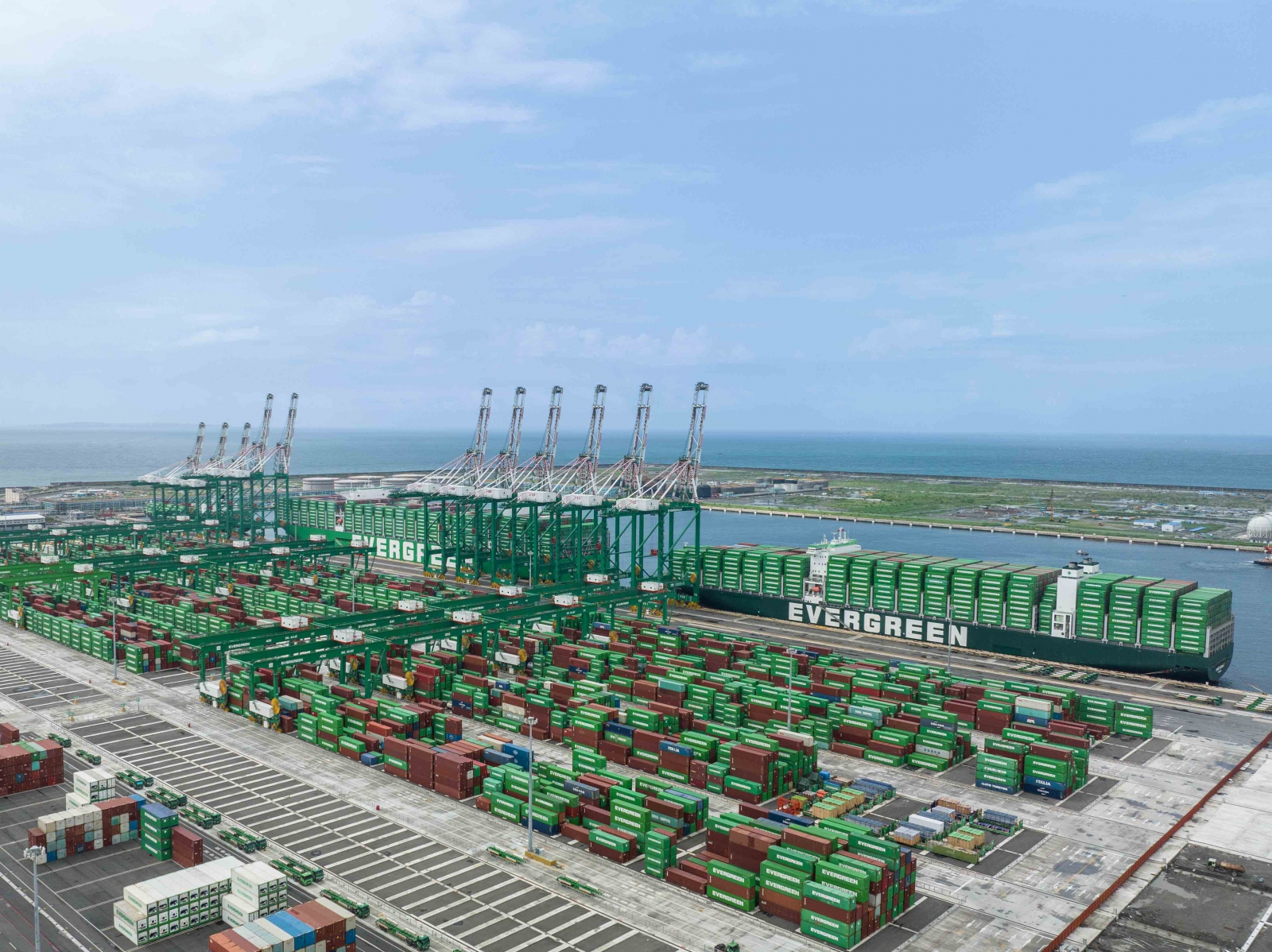 長榮海運高雄港第七貨櫃中心在2023年啟用，為台灣首座自動化貨櫃碼頭。（圖片來源：長榮海運）