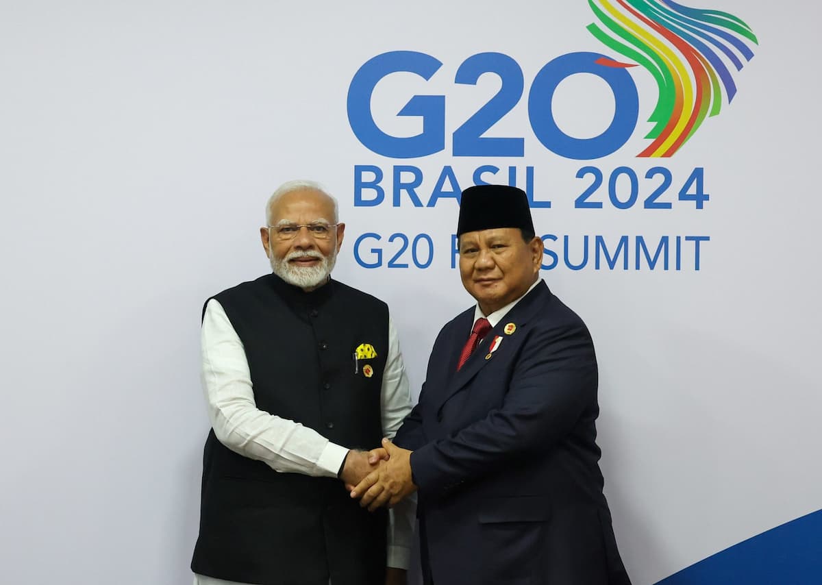 Indonesian president Prabowo Subianto meets with Indian prime minister Narendra Modi at the G20 summit in Brazil, November 2024. During the gathering of the world’s largest economies, the Indonesian leader promised to phase-out coal by 2040 (Image: MEAphotogallery, CC BY-NC-ND 2.0)