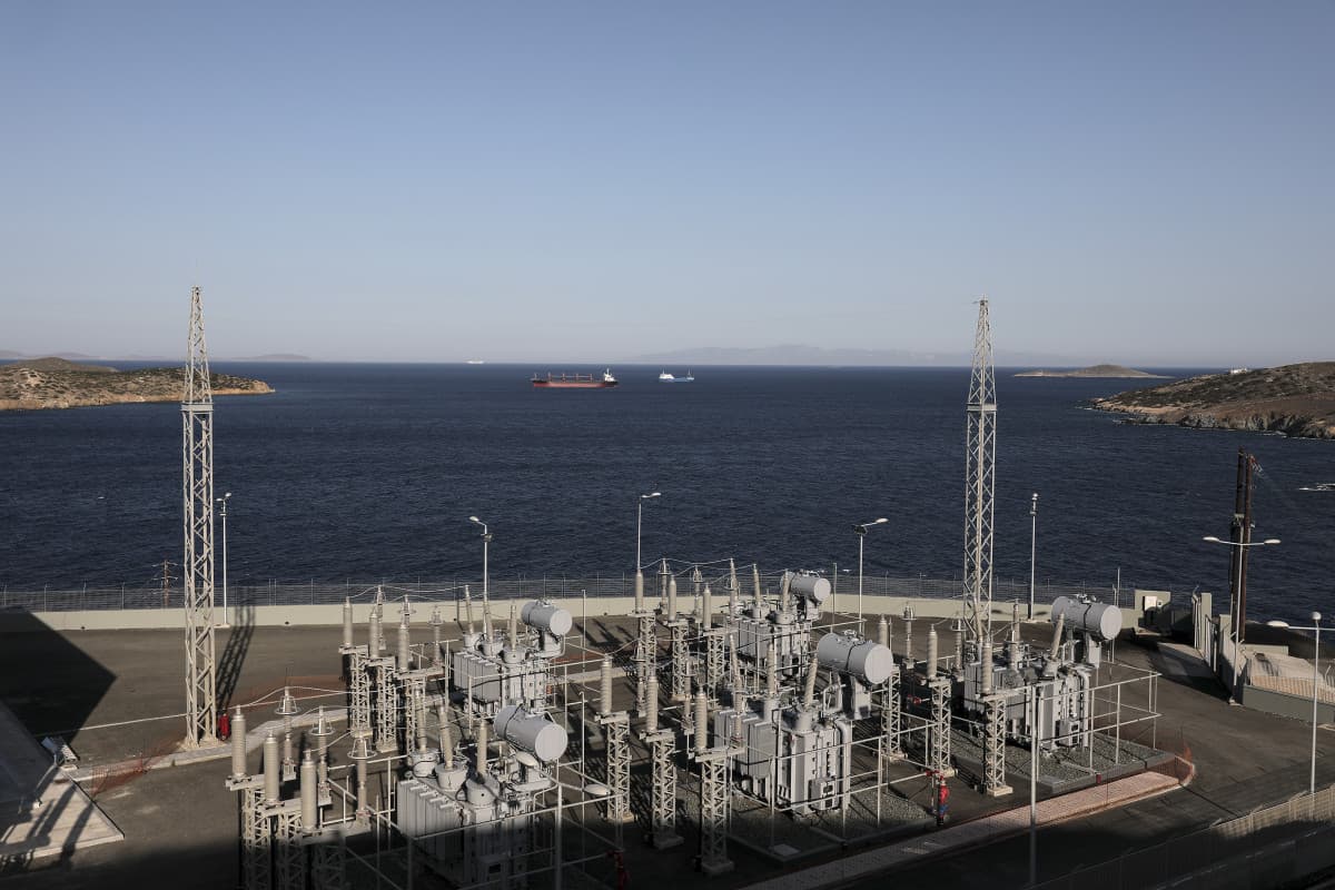 Greece not only establishes a well-connected power system including its many islands (photo shows electric power substation Syros), but aims to make the most of an interconnected region. Photo: European Union.