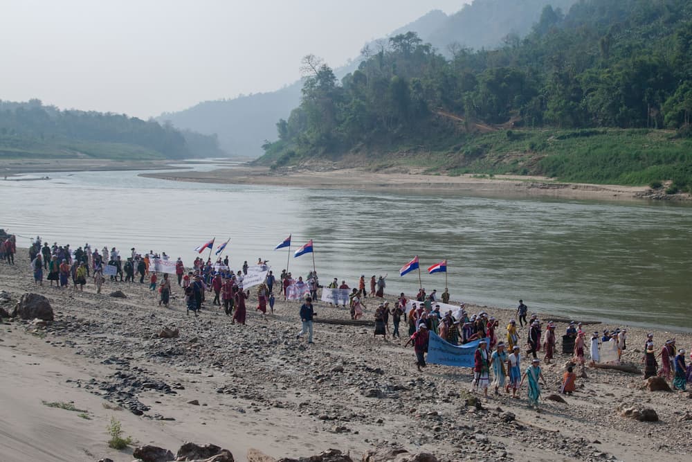 Any infrastructure that threatens the Salween River could jeopardize the livelihoods and traditional lifestyles of countless Karen communities downstream. Image by Gerald Flynn / Mongabay.