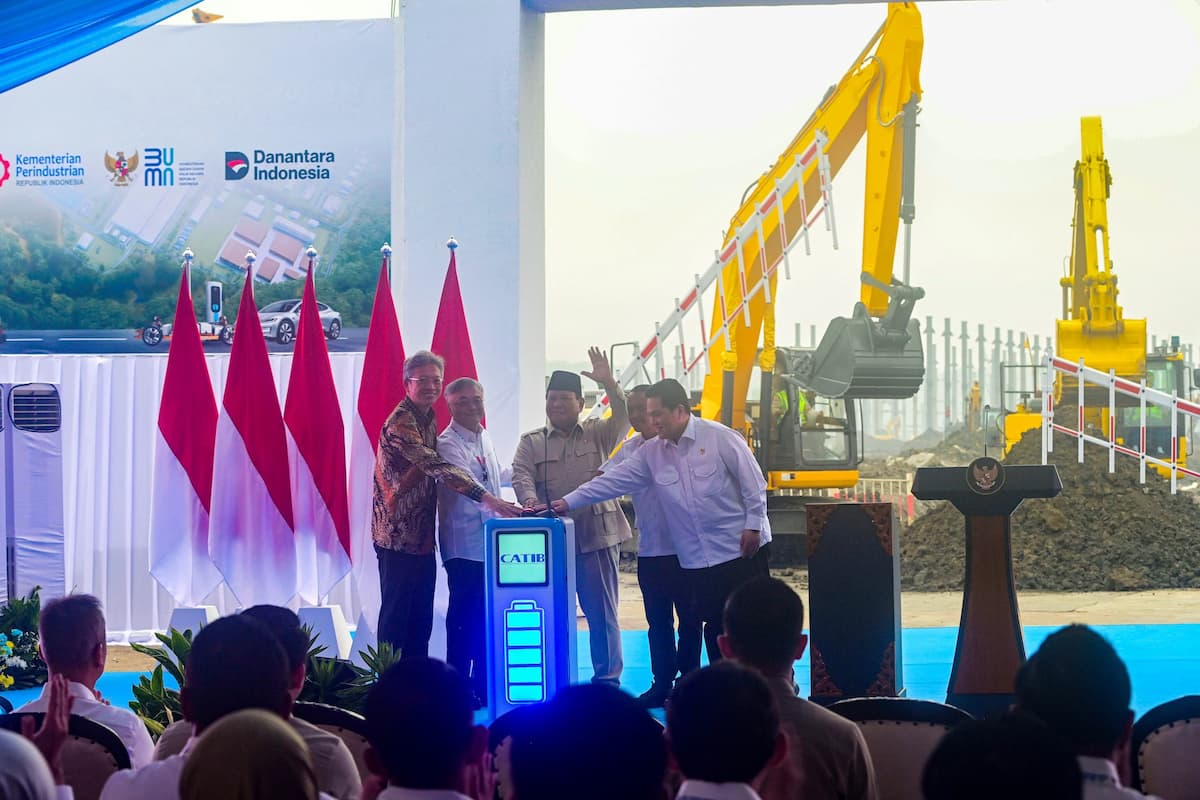 Indonesian President Prabowo (centre) attends a groundbreaking ceremony for a major EV battery project in Karawang, West Java, on 29 June 2025 (Image: Zulkarnain / Xinhua / Alamy)