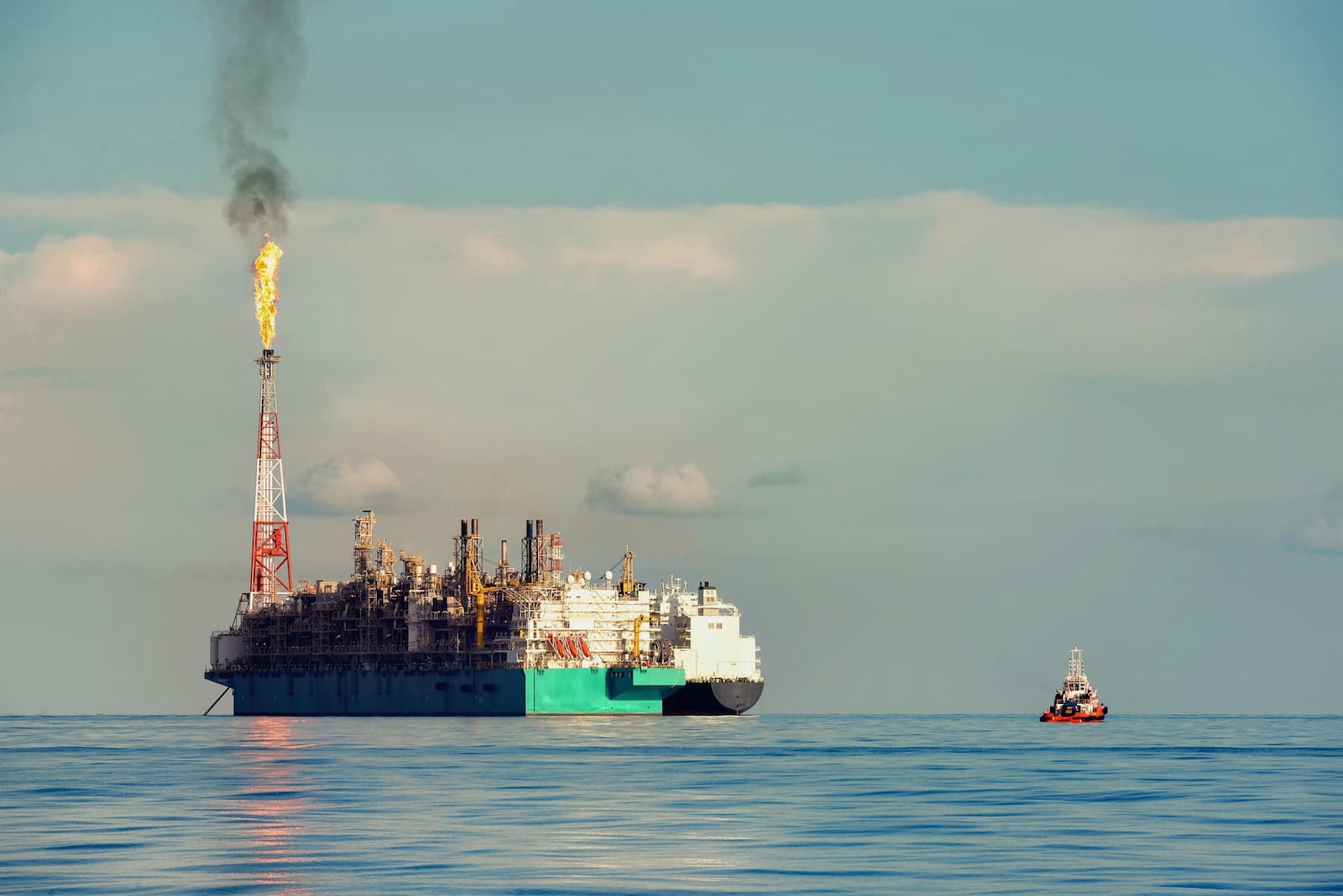 A Petronas floating liquefied natural gas (LNG) facility, near Bintulu in northern Borneo, Malaysia. China now has the largest collection of long-term LNG import contracts globally. Southeast Asian countries – especially Malaysia and Brunei – are among China’s key suppliers (Image: Rusdi Sembak / Alamy)