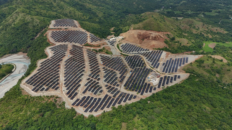 Looop在菲律賓建置的大型太陽能-電池儲能系統廠。（圖片來源：Looop）