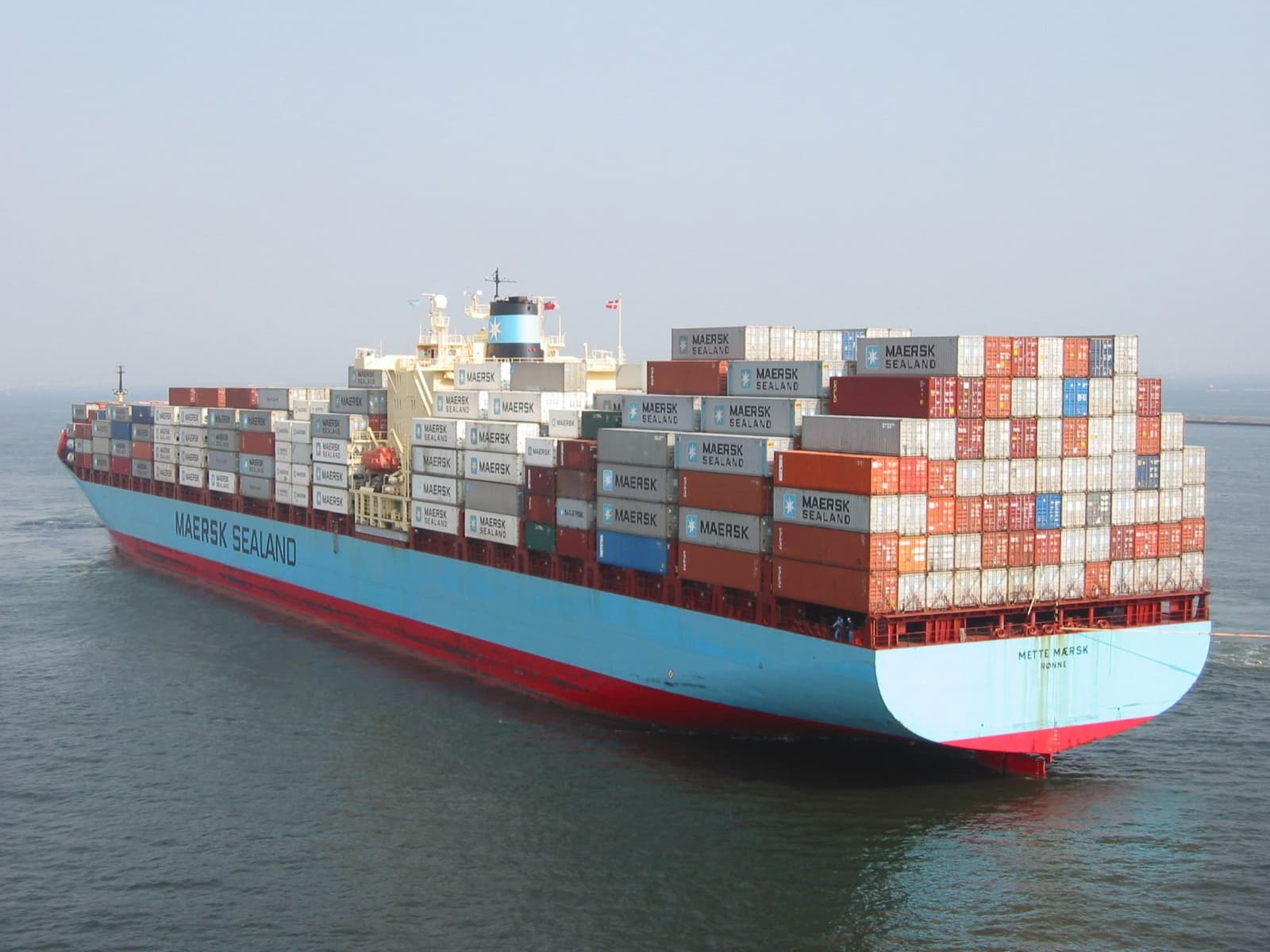 Decarbonizing shipping relies on improving energy efficiency and upgrading vessel equipment. (Photo: Maersk)