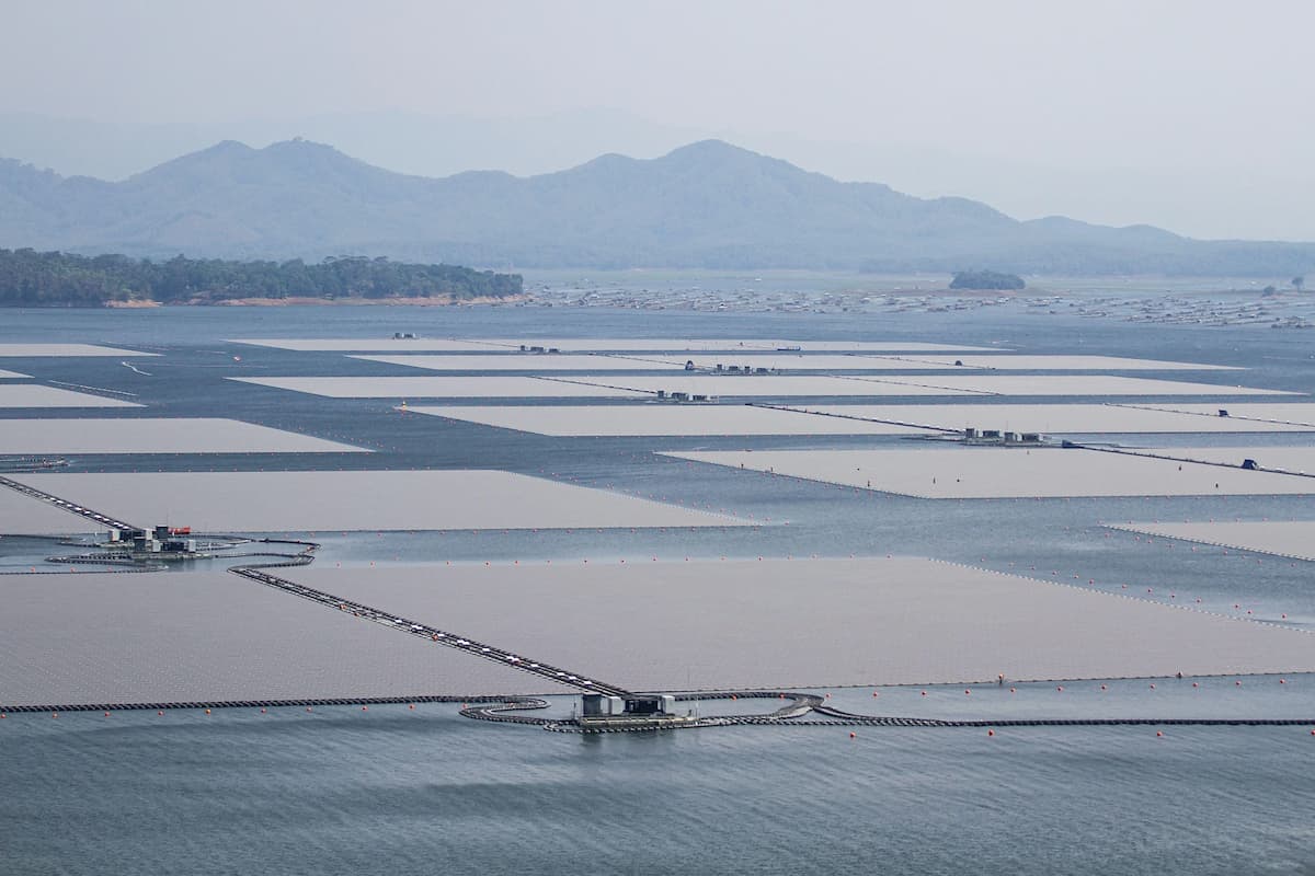 PowerChina’s Cirata floating solar power plant in West Java, Indonesia, 2023 (Image: ZUMA Press / Alamy）