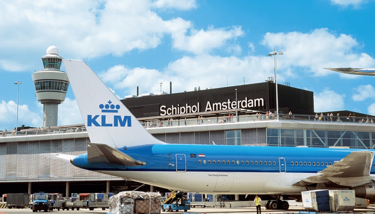 Dutch government limits Schiphol airport flights to reduce pollution
