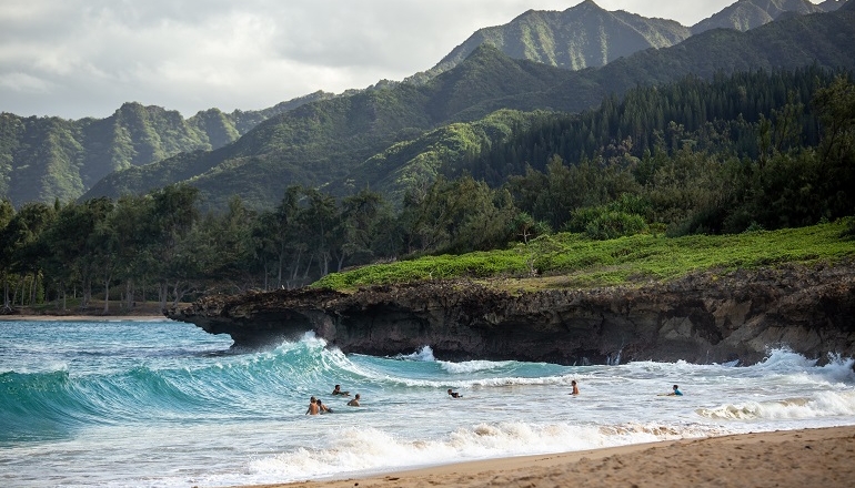 Hawaii closes its last coal-fired power plant to combat climate change