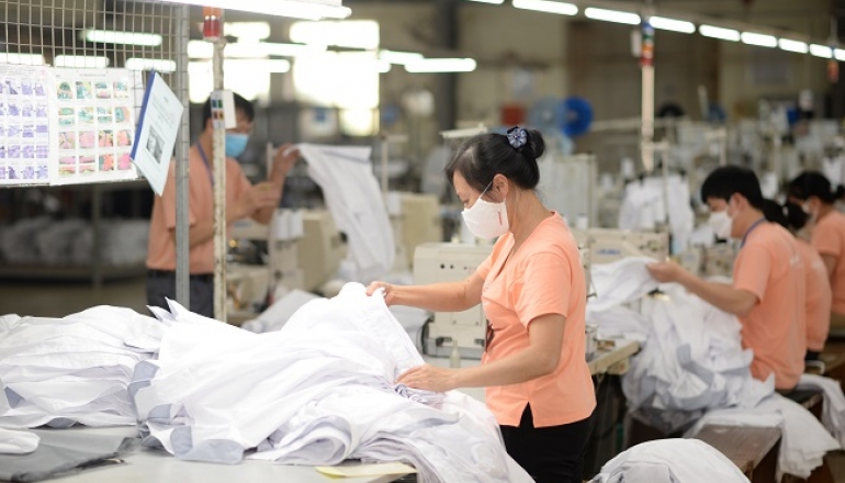 越南紡織出口跌幅創紀錄 寄望今年回暖邁向綠色轉型