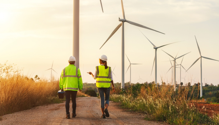 2030年再生能源難增兩倍？IEA報告揭進度不如預期，基建、融資挑戰大