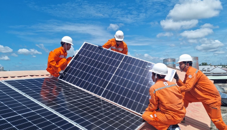 Vietnam's new policy to designate EVN as only buyer for excess rooftop solar power