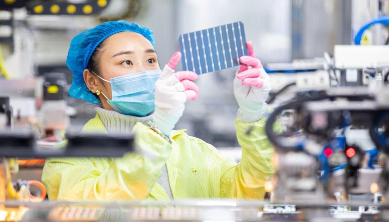 How can China’s renewables sector take steps towards achieving gender equality?