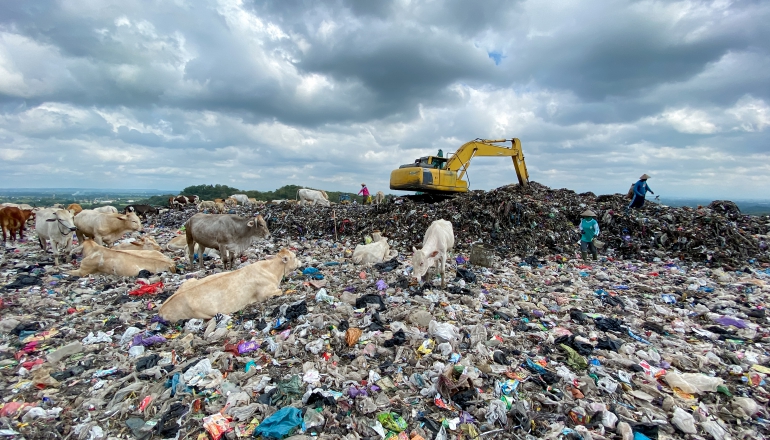 Indonesia to build waste-to-energy plants in 30 cities to tackle pollution