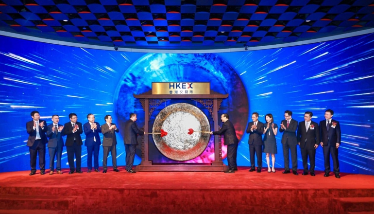 CATL targets global expansion with $5.3 billion Hong Kong listing