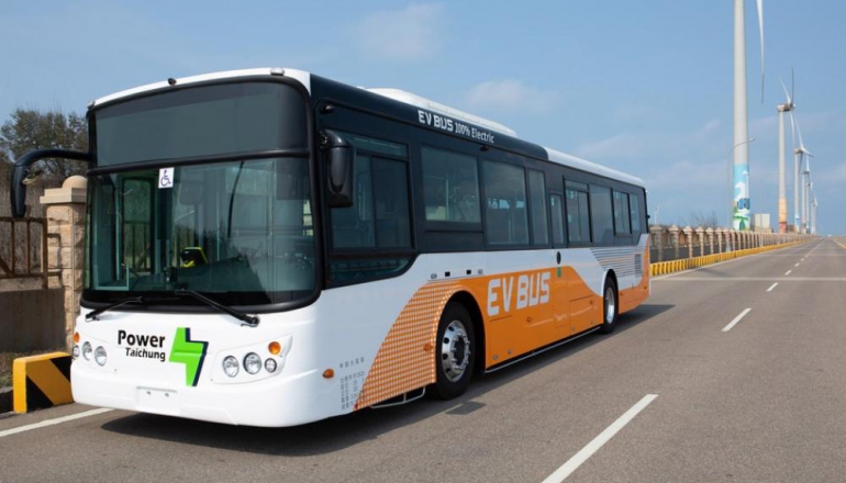 北市首起電動公車起火！疑電池釀禍？5大QA看製造商說法、事故發生怎麼做