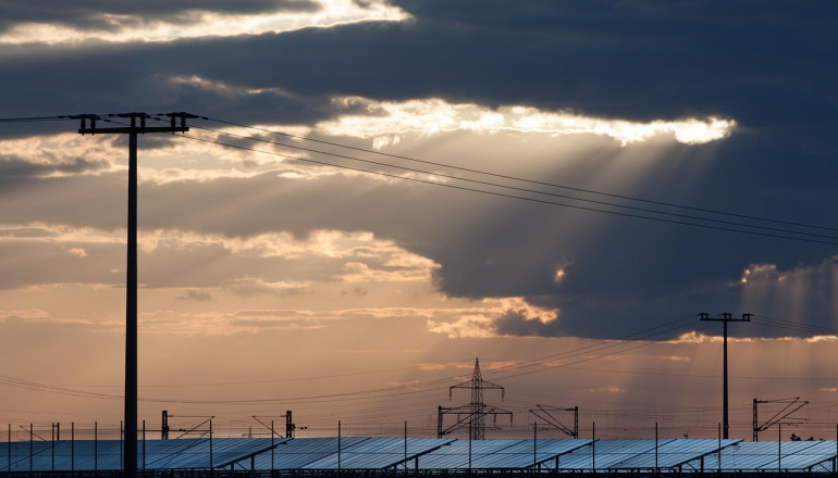 案場開發從3年變10年起！太陽能掀外資出走潮，業界解析3大困境【分析】