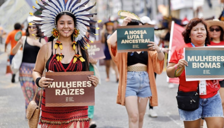 COP30現場追蹤》萬人佔滿貝倫街頭！原民、NGO呼喊：氣候正義不能只在會議室【圖輯】